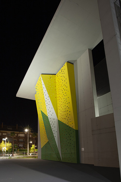 Lateral ciudad del deporte y salud