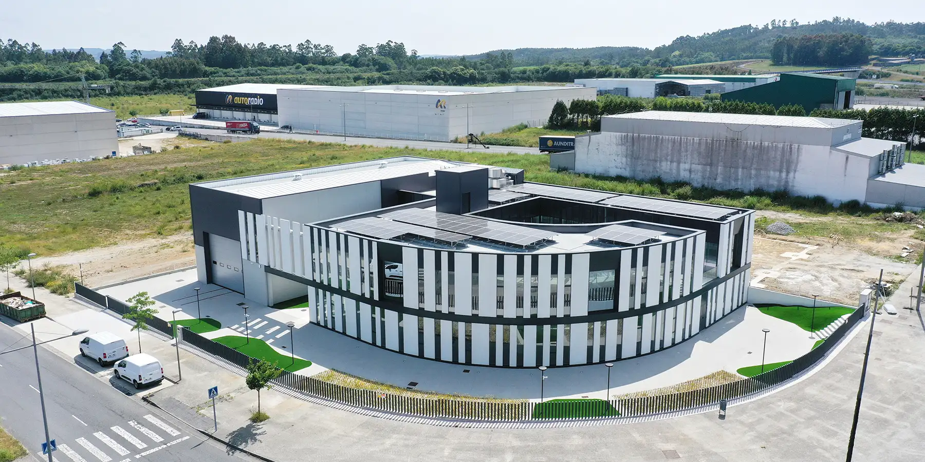 Oficinas y Nave industrial Tasga Renovables